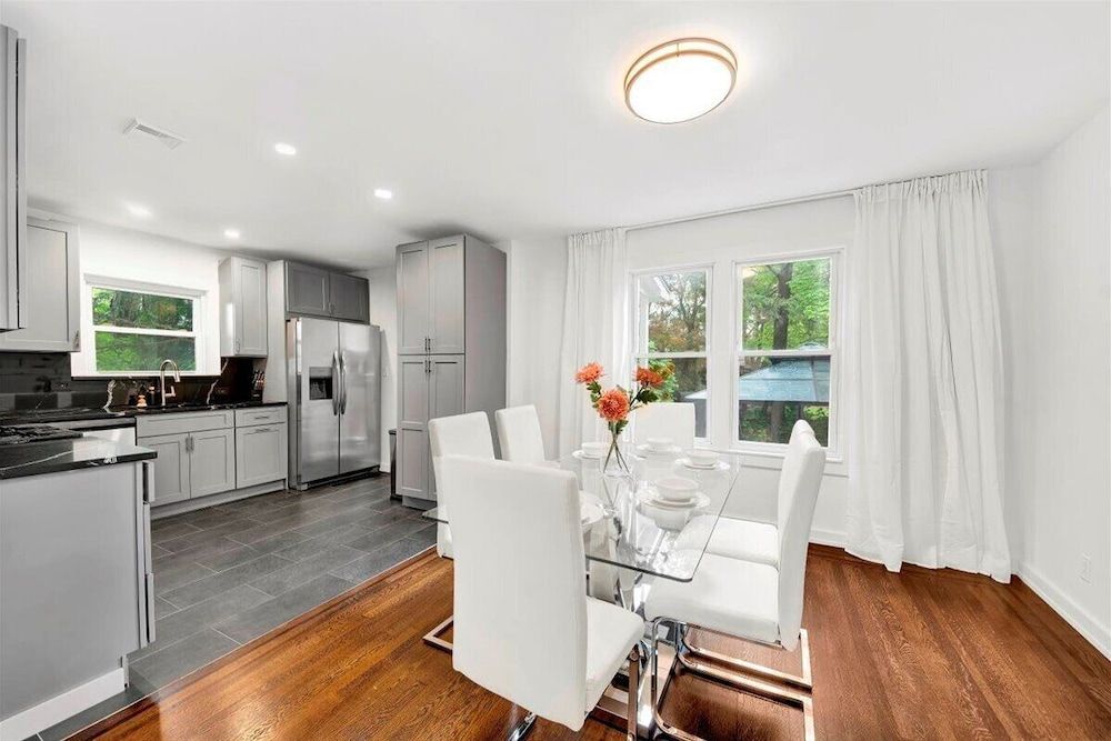 Modern Comfort in the Heart of NYC Luxury House, Garden View 28