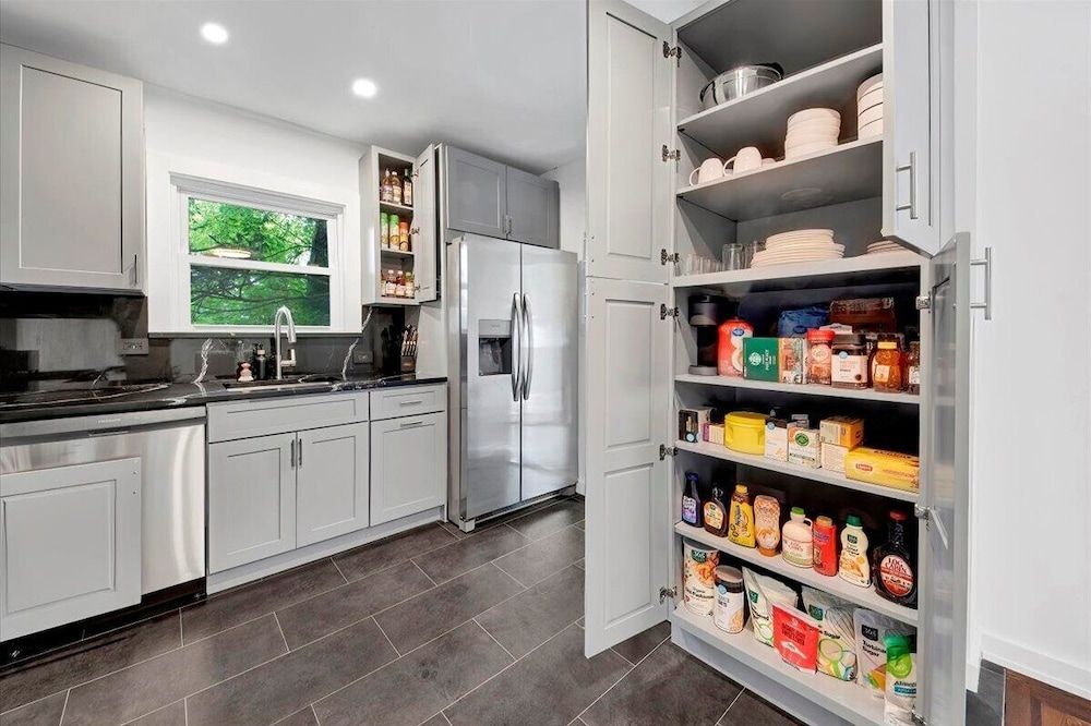 Modern Comfort in the Heart of NYC Luxury House, Garden View 15