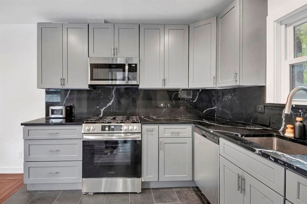 Modern Comfort in the Heart of NYC Luxury House, Garden View 17