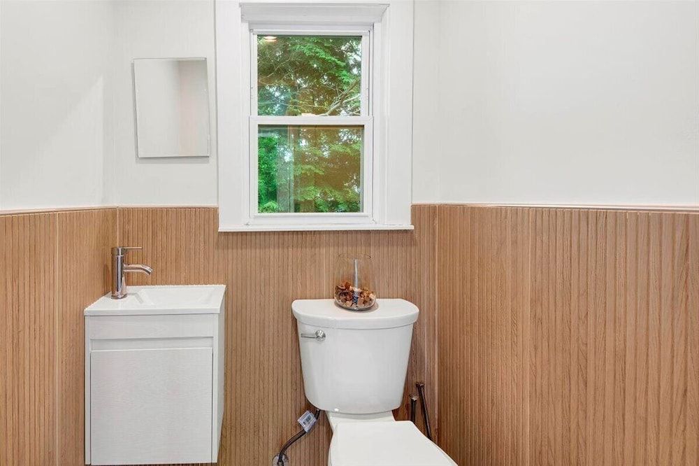 Modern Comfort in the Heart of NYC Luxury House, Garden View 23