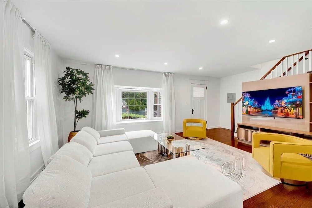 Modern Comfort in the Heart of NYC Luxury House, Garden View 20