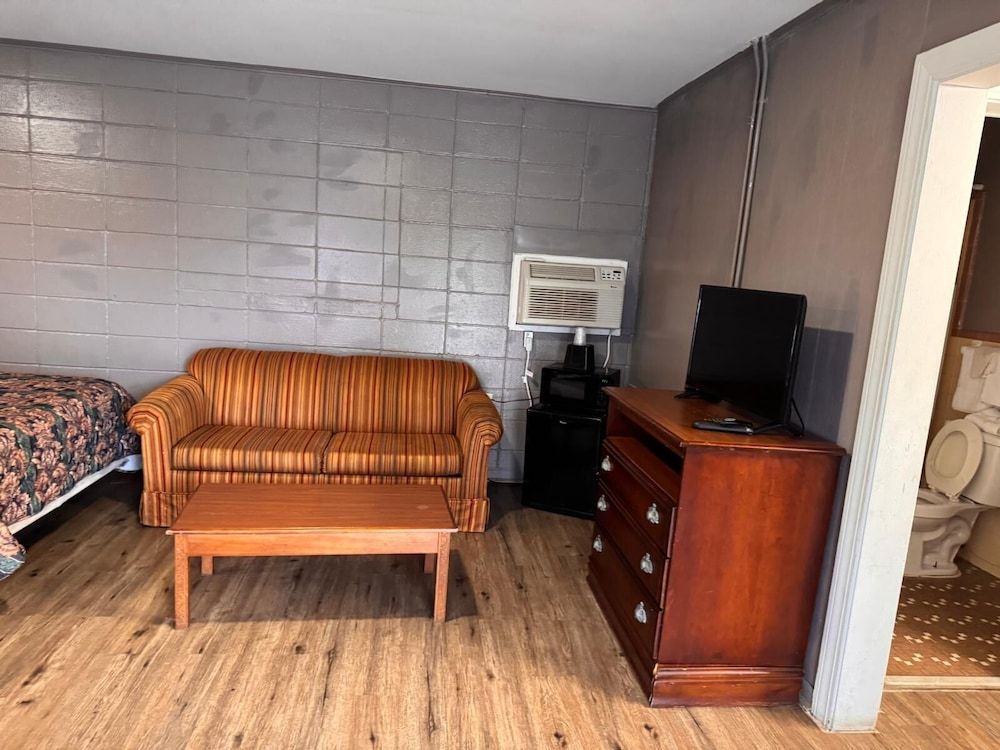 Walkers Inn Dothan by Hotel O Room, 2 Queen Beds, Non Smoking 4