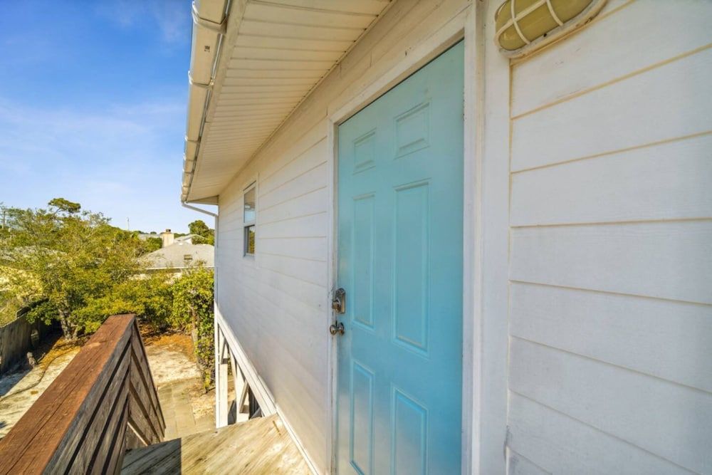 Newly Renovated 2 Bedroom Beach House Free Parking House 21