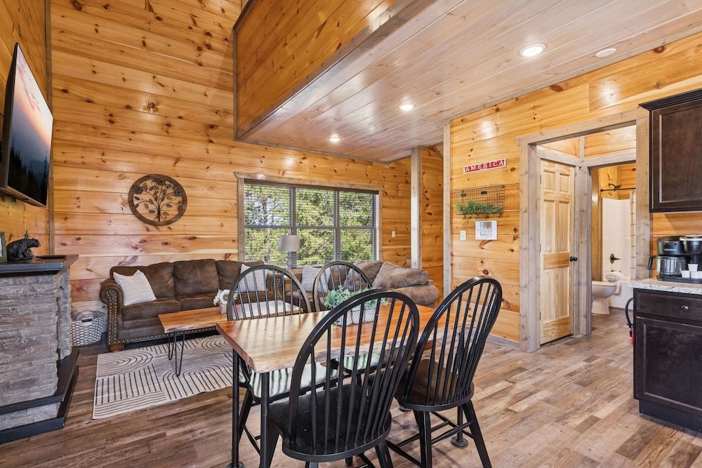 Smoky Blue Haven 3 Bedroom Cabin Cabin, 3 Bedrooms 31