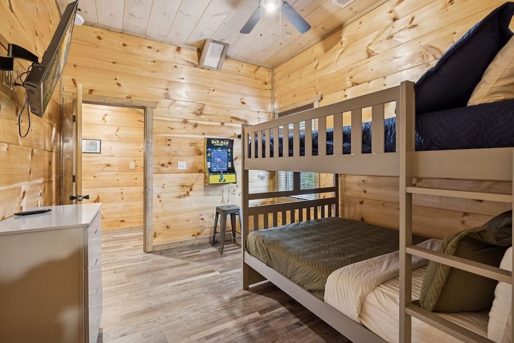 Smoky Blue Haven 3 Bedroom Cabin Cabin, 3 Bedrooms 8