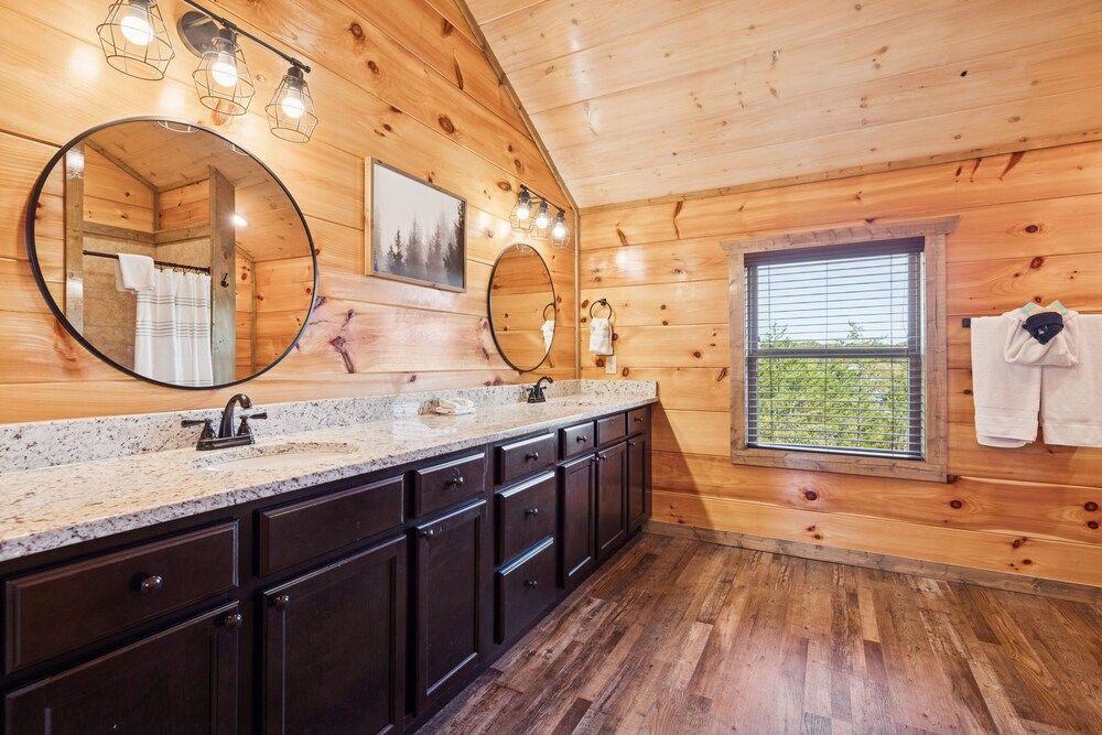 Smoky Blue Haven 3 Bedroom Cabin Cabin, 3 Bedrooms 18