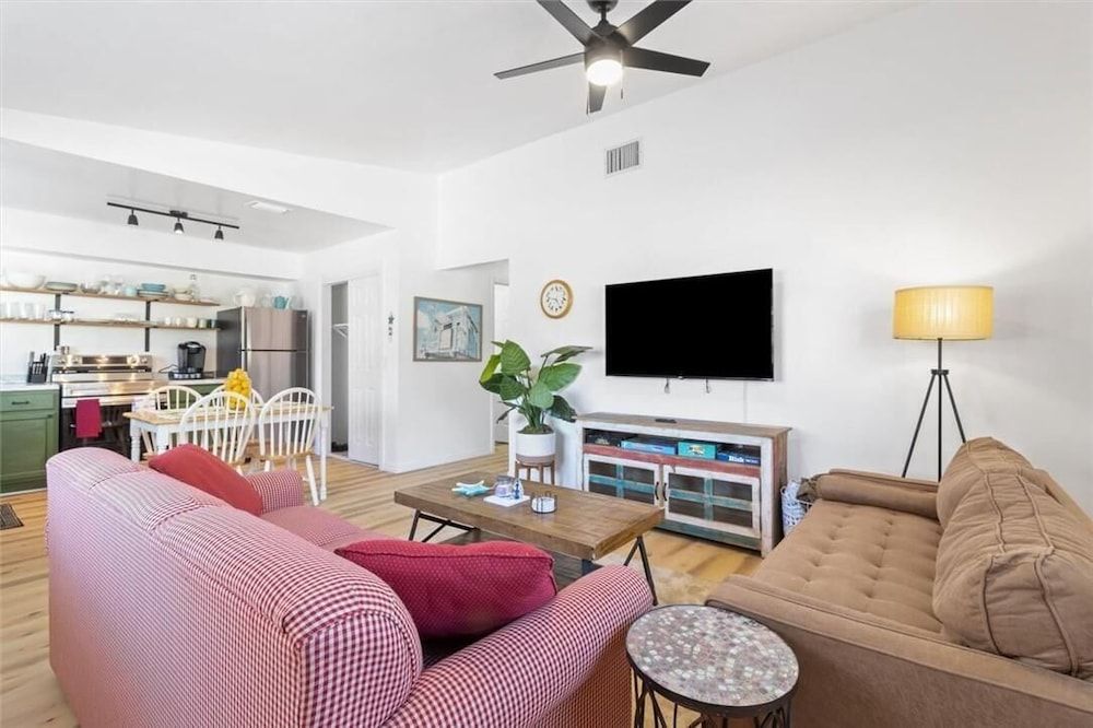 NEW Listing Discount! • Near Manatees & Springs