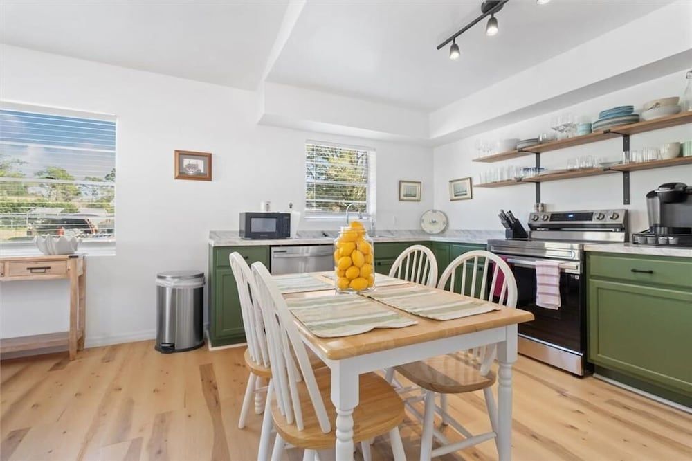 NEW Listing Discount! • Near Manatees & Springs House, 2 Bedrooms 10