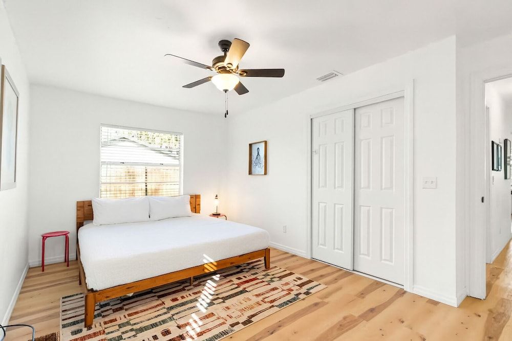 NEW Listing Discount! • Near Manatees & Springs House, 2 Bedrooms 5