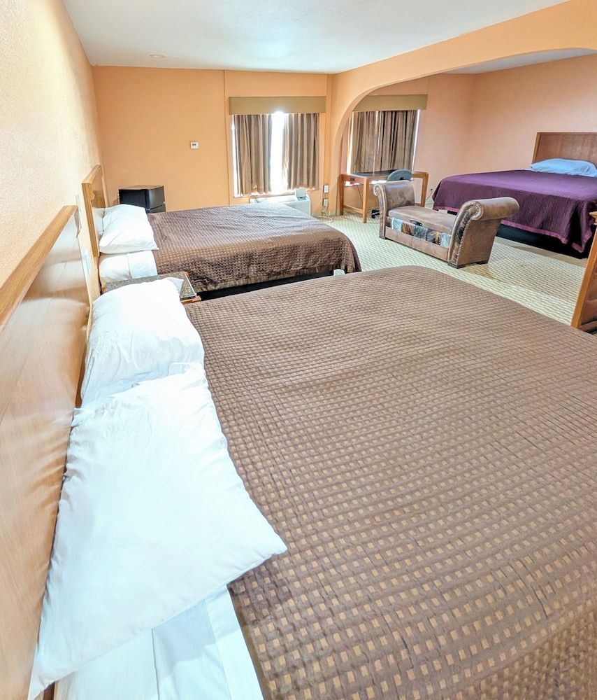 Super Motel Comfort Suite, Multiple Beds, Non Smoking