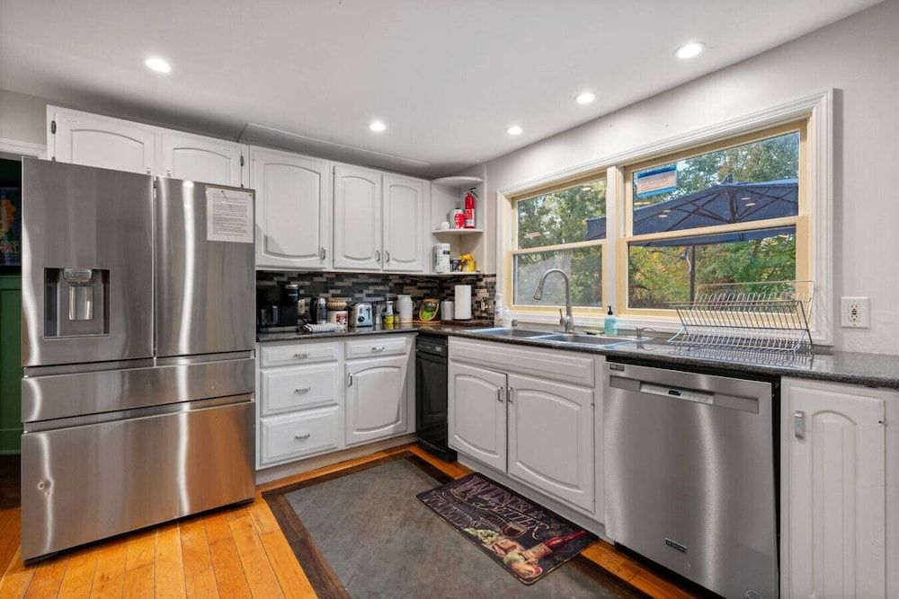 West Point Villa - Jacuzzi Pool BBQ Games Pets House 8