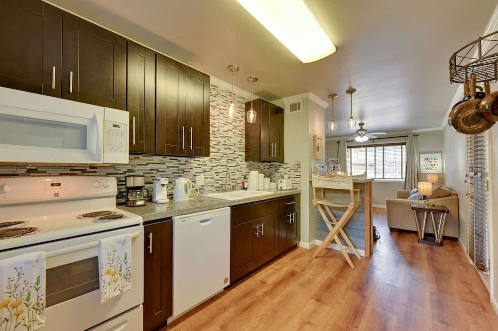 The Homestead Luxury-cozy 2BR Apartments Near SFA Apartment 13