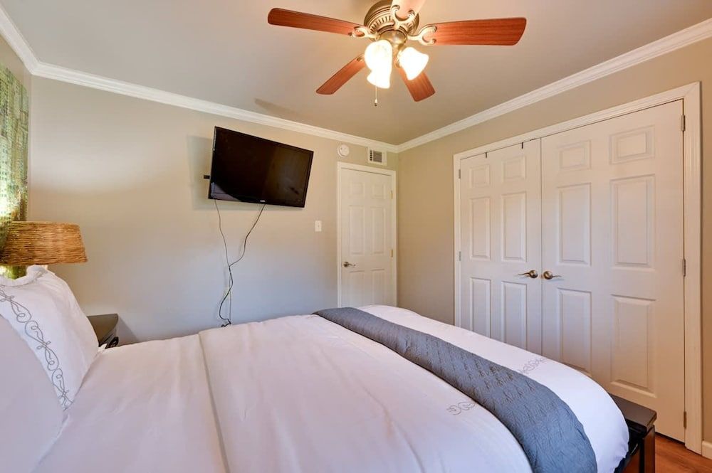 The Homestead Luxury-cozy 2BR Apartments Near SFA Apartment 15