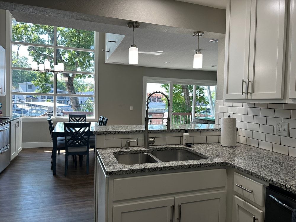 Our Cove Retreat - Perfect for Wave-free Swimming, Tanning & Prime Location Fun! Condo, Multiple Beds, Patio (Castaway Cove Unit 1) 10