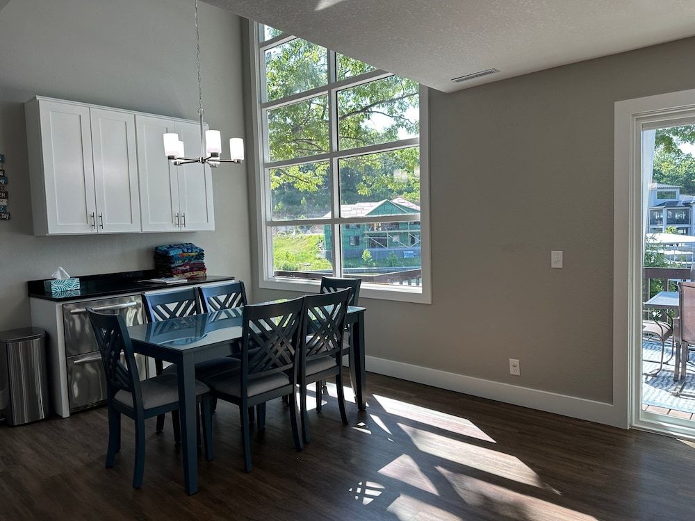 Our Cove Retreat - Perfect for Wave-free Swimming, Tanning & Prime Location Fun! Condo, Multiple Beds, Patio (Castaway Cove Unit 1) 7