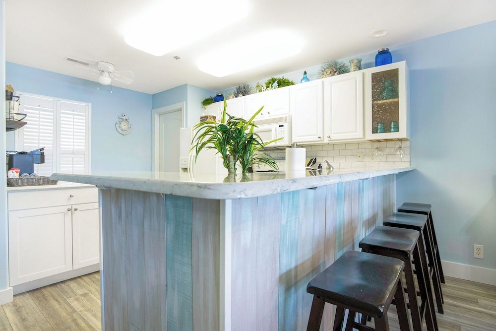 Amazing Main Channel Views With Screened Balcony Condo, Multiple Beds, Balcony (A Wave From It All) 12