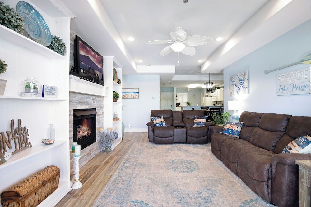 Amazing Main Channel Views With Screened Balcony Condo, Multiple Beds, Balcony (A Wave From It All) 17