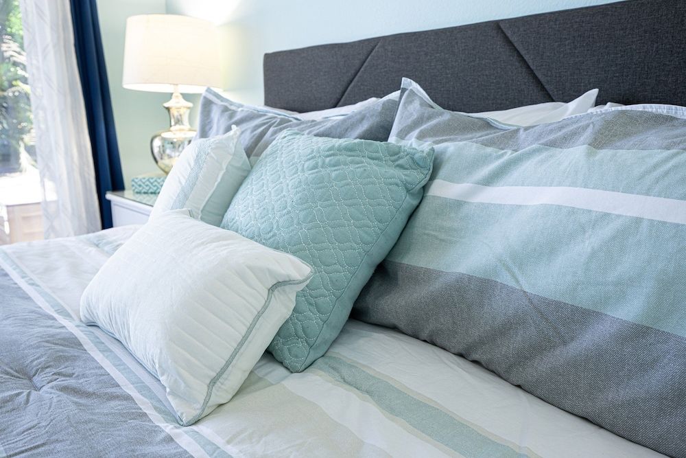 Amazing Main Channel Views With Screened Balcony Condo, Multiple Beds, Balcony (A Wave From It All) 2