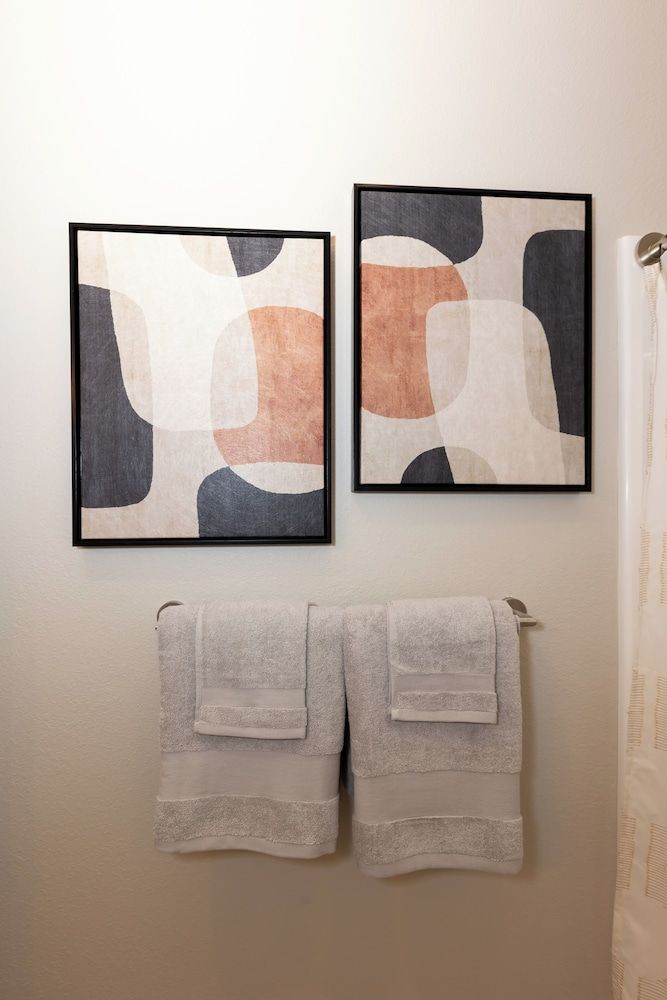 Topsider Condo w/ Stunning Lake Views, Shuffleboard & King Beds Condo, Multiple Beds, Pool Access (Acres Away II) 21