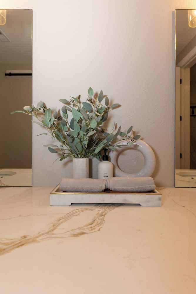 Topsider Condo w/ Stunning Lake Views, Shuffleboard & King Beds Condo, Multiple Beds, Pool Access (Acres Away II) 27