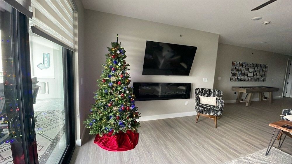 Topsider Condo w/ Stunning Lake Views, Shuffleboard & King Beds Condo, Multiple Beds, Pool Access (Acres Away II) 32