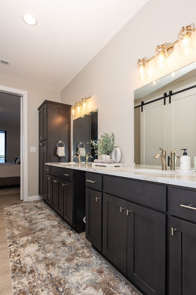 Topsider Condo w/ Stunning Lake Views, Shuffleboard & King Beds Condo, Multiple Beds, Pool Access (Acres Away II) 19