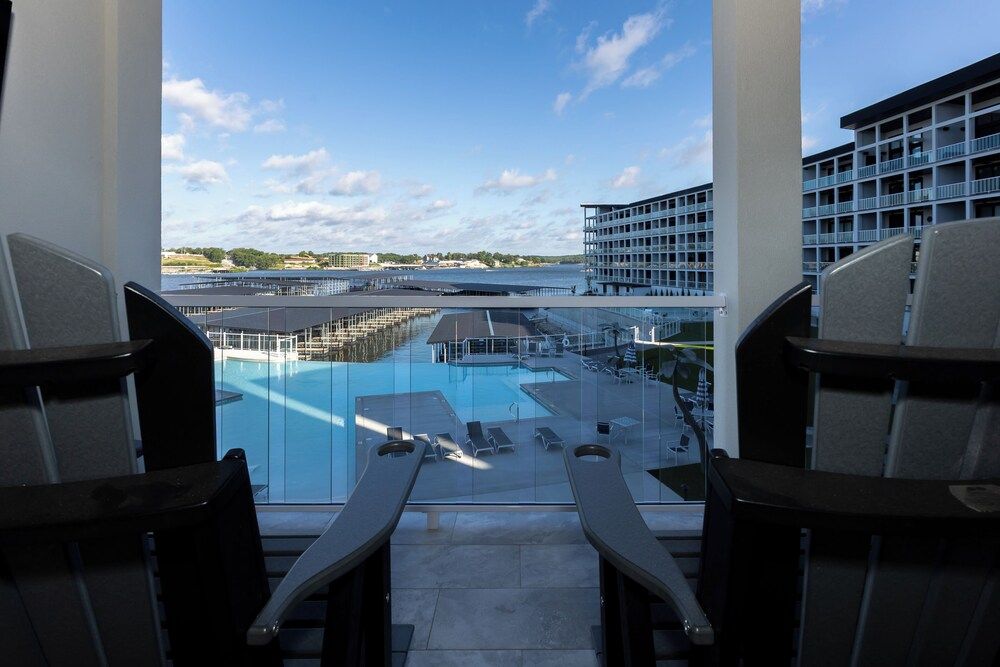 Topsider Condo w/ Stunning Lake Views, Shuffleboard & King Beds Condo, Multiple Beds, Pool Access (Acres Away II) 16