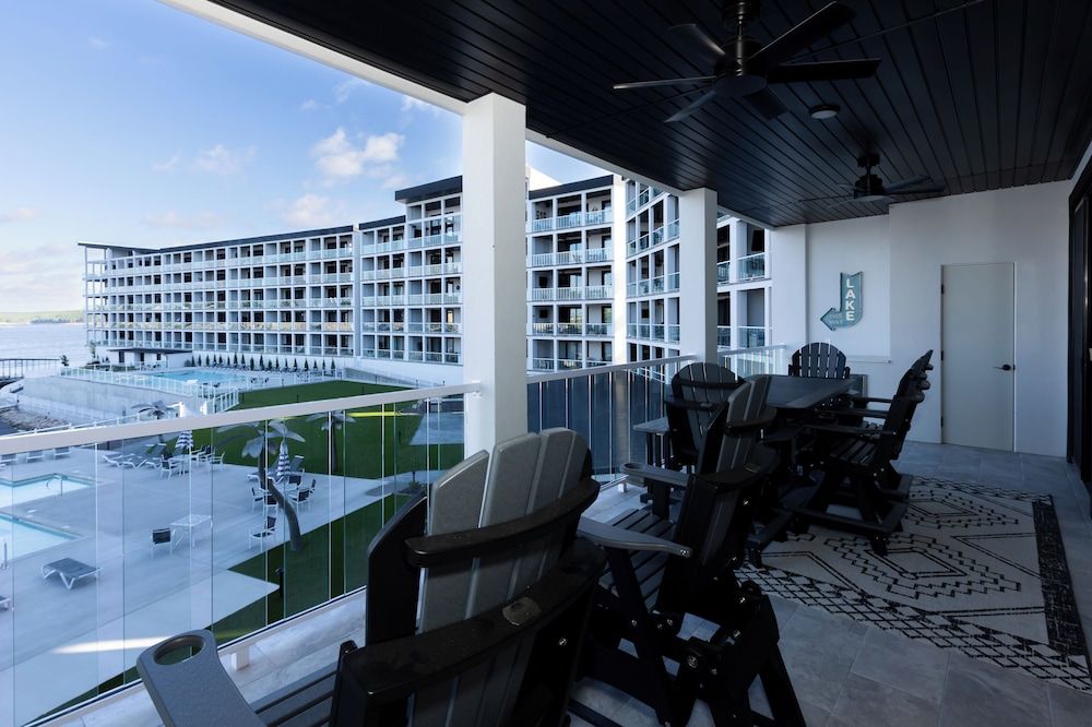 Topsider Condo w/ Stunning Lake Views, Shuffleboard & King Beds Condo, Multiple Beds, Pool Access (Acres Away II) 14
