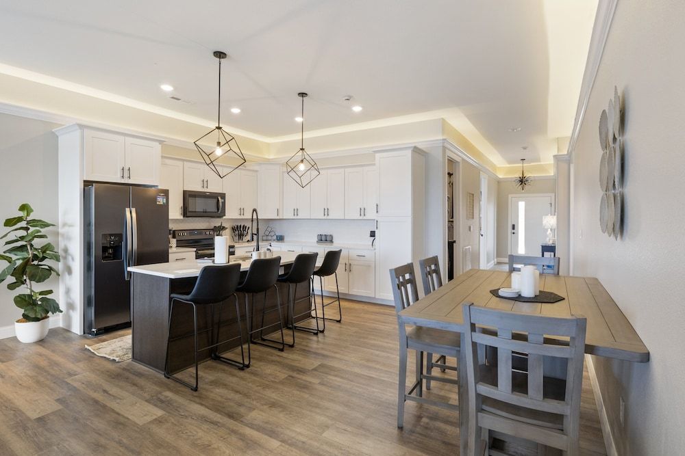 Scenic Views, Outdoor Grill & Dine, Fireplace, Games Condo, Multiple Beds, Pool Access (Seas The Day) 17