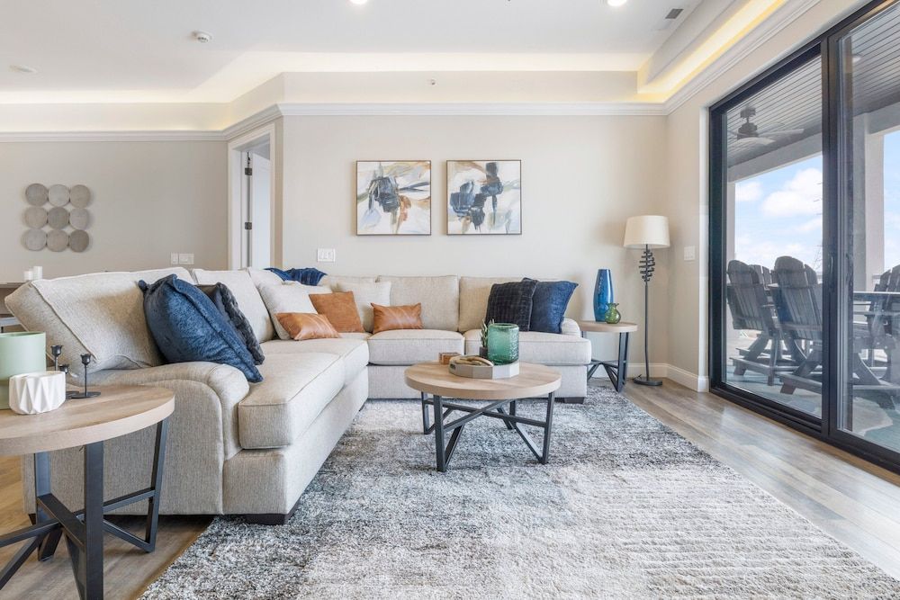 Scenic Views, Outdoor Grill & Dine, Fireplace, Games Condo, Multiple Beds, Pool Access (Seas The Day) 26