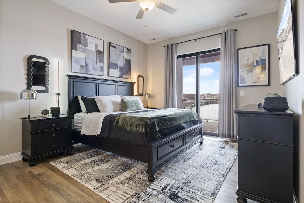 Scenic Views, Outdoor Grill & Dine, Fireplace, Games Condo, Multiple Beds, Pool Access (Seas The Day) 12