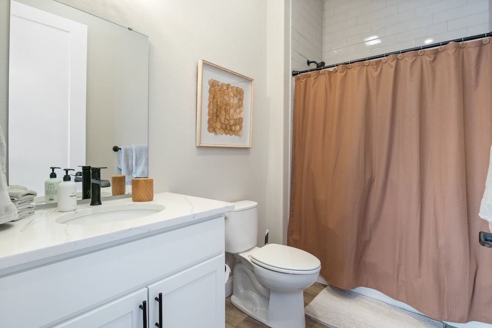 Scenic Views, Outdoor Grill & Dine, Fireplace, Games Condo, Multiple Beds, Pool Access (Seas The Day) 36