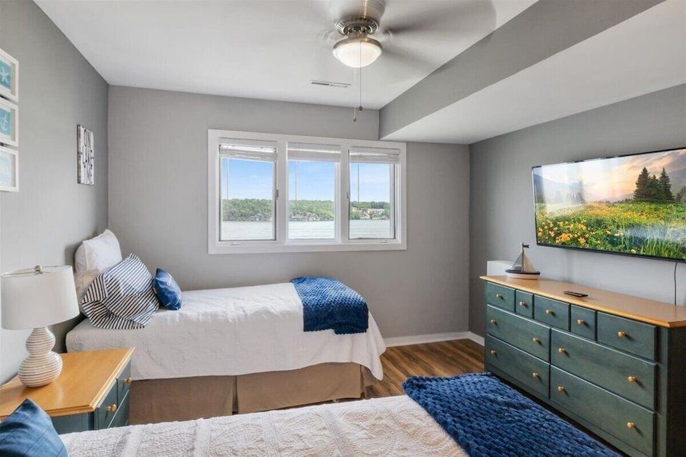 Spacious Pet-friendly Lakeview Condo w/ Boat Slip & Pools Condo, Multiple Beds, Pool Access (Lakeside Oasis) 3