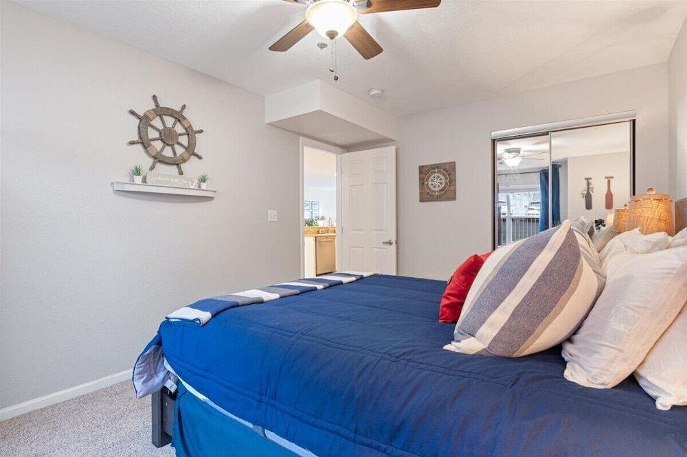 Lakeview Condo, Pools, Patio With Grill, Near PB2 Launch Condo, Multiple Beds, Patio (No Plans Paradise) 15