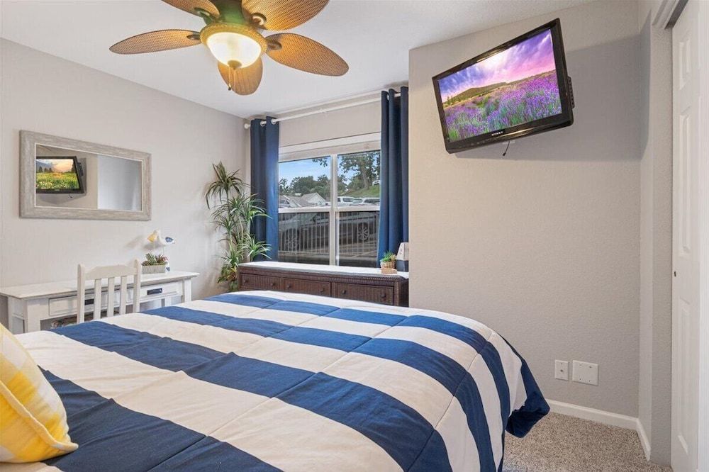 Lakeview Condo, Pools, Patio With Grill, Near PB2 Launch Condo, Multiple Beds, Patio (No Plans Paradise) 16