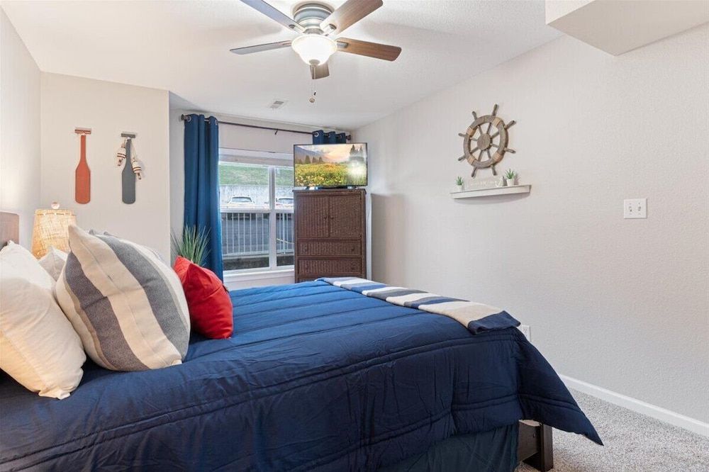 Lakeview Condo, Pools, Patio With Grill, Near PB2 Launch Condo, Multiple Beds, Patio (No Plans Paradise) 14