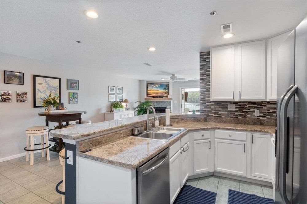 Lakeview Condo, Pools, Patio With Grill, Near PB2 Launch Condo, Multiple Beds, Patio (No Plans Paradise) 19