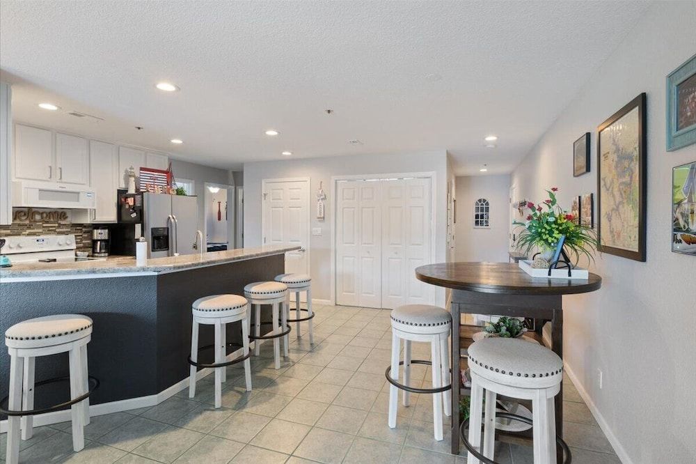 Lakeview Condo, Pools, Patio With Grill, Near PB2 Launch Condo, Multiple Beds, Patio (No Plans Paradise) 5