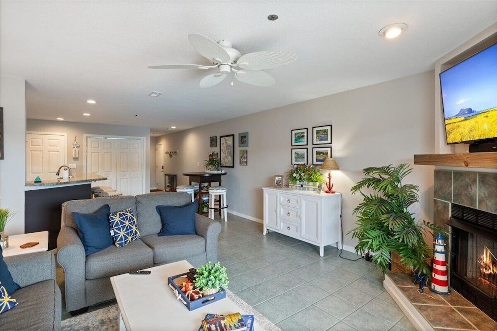 Lakeview Condo, Pools, Patio With Grill, Near PB2 Launch Condo, Multiple Beds, Patio (No Plans Paradise) 20