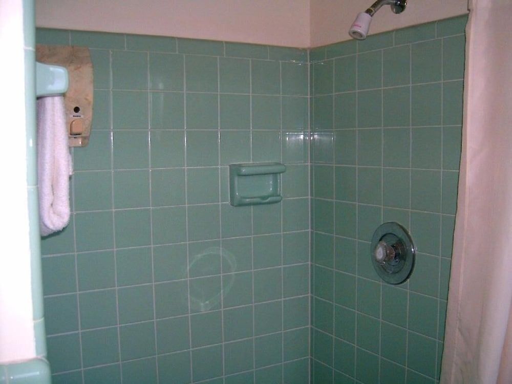 Budget inn Single Room, 1 King Bed, Non Smoking 4