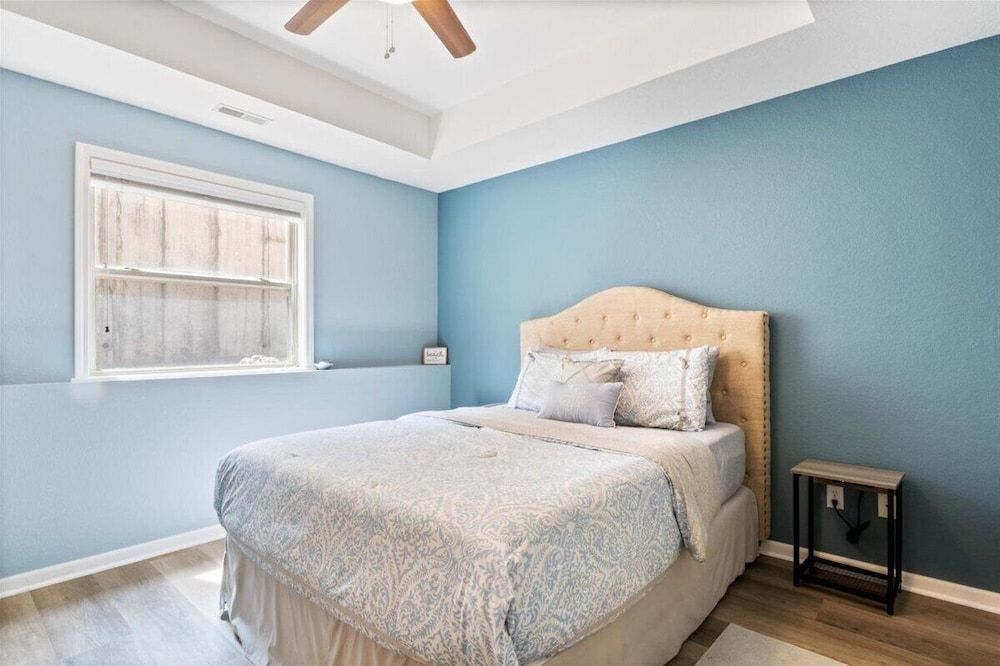 Lakefront 1st-floor Condo, Screened Patio, Pools & Courts Condo, Multiple Beds, Patio (Wake Lake) 14