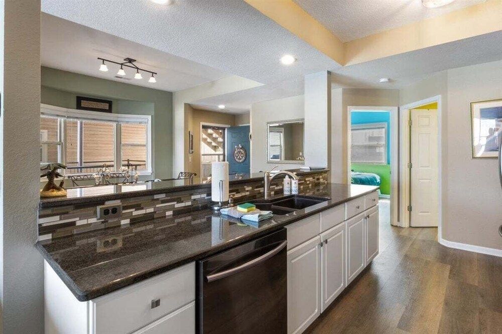 Lakefront 1st-floor Condo, Screened Patio, Pools & Courts Condo, Multiple Beds, Patio (Wake Lake) 37