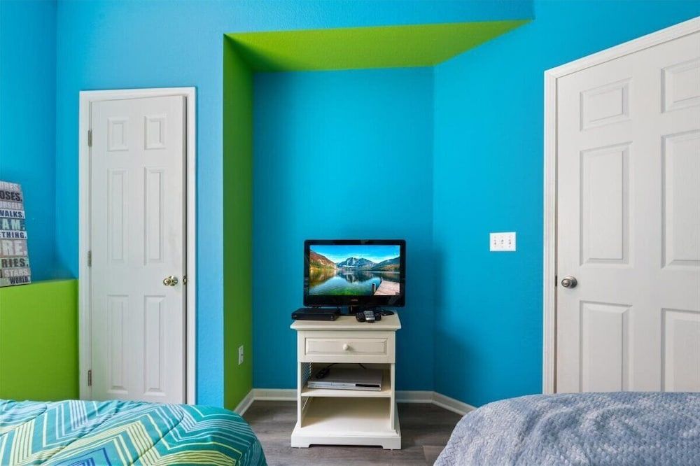 Lakefront 1st-floor Condo, Screened Patio, Pools & Courts Condo, Multiple Beds, Patio (Wake Lake) 6