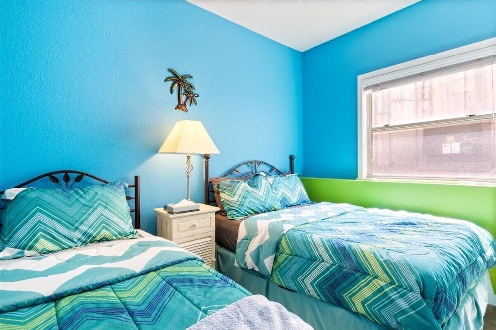 Lakefront 1st-floor Condo, Screened Patio, Pools & Courts Condo, Multiple Beds, Patio (Wake Lake) 7