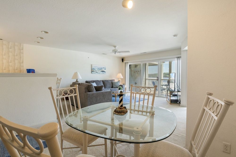 Games, Lake Views, Ease of Access to Unit & Attractions, Family-friendly, Outdoor Comfort Condo, Multiple Beds, Patio (Day Dreamer) 24