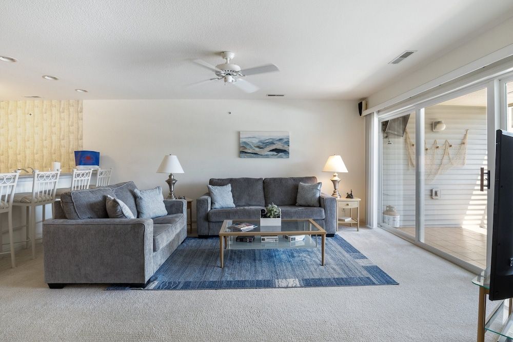 Games, Lake Views, Ease of Access to Unit & Attractions, Family-friendly, Outdoor Comfort Condo, Multiple Beds, Patio (Day Dreamer) 18