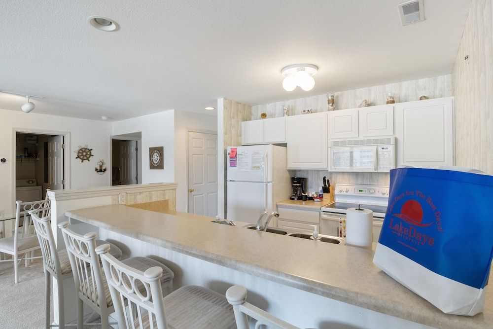 Games, Lake Views, Ease of Access to Unit & Attractions, Family-friendly, Outdoor Comfort Condo, Multiple Beds, Patio (Day Dreamer) 17