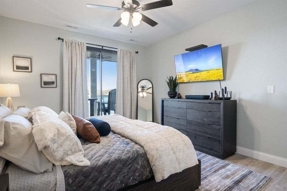 Newly Designed Topsider Condo w/ Beautiful Main Channel Views Condo, Multiple Beds, Patio (Lake Adventures) 13