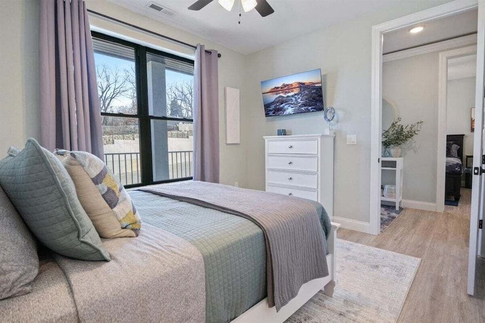 Newly Designed Topsider Condo w/ Beautiful Main Channel Views Condo, Multiple Beds, Patio (Lake Adventures) 8