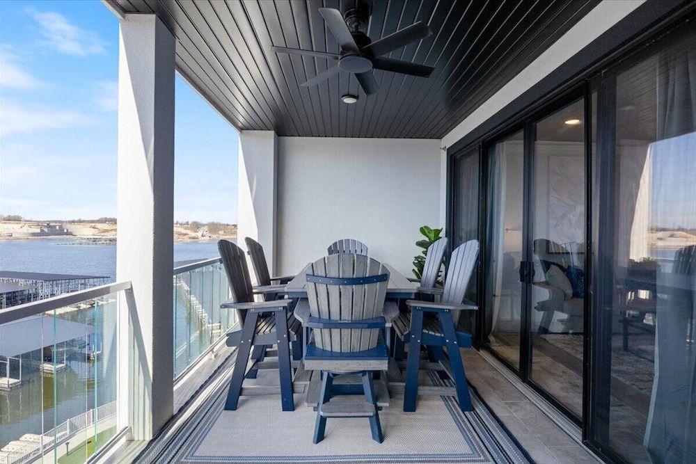 Newly Designed Topsider Condo w/ Beautiful Main Channel Views Condo, Multiple Beds, Patio (Lake Adventures) 32